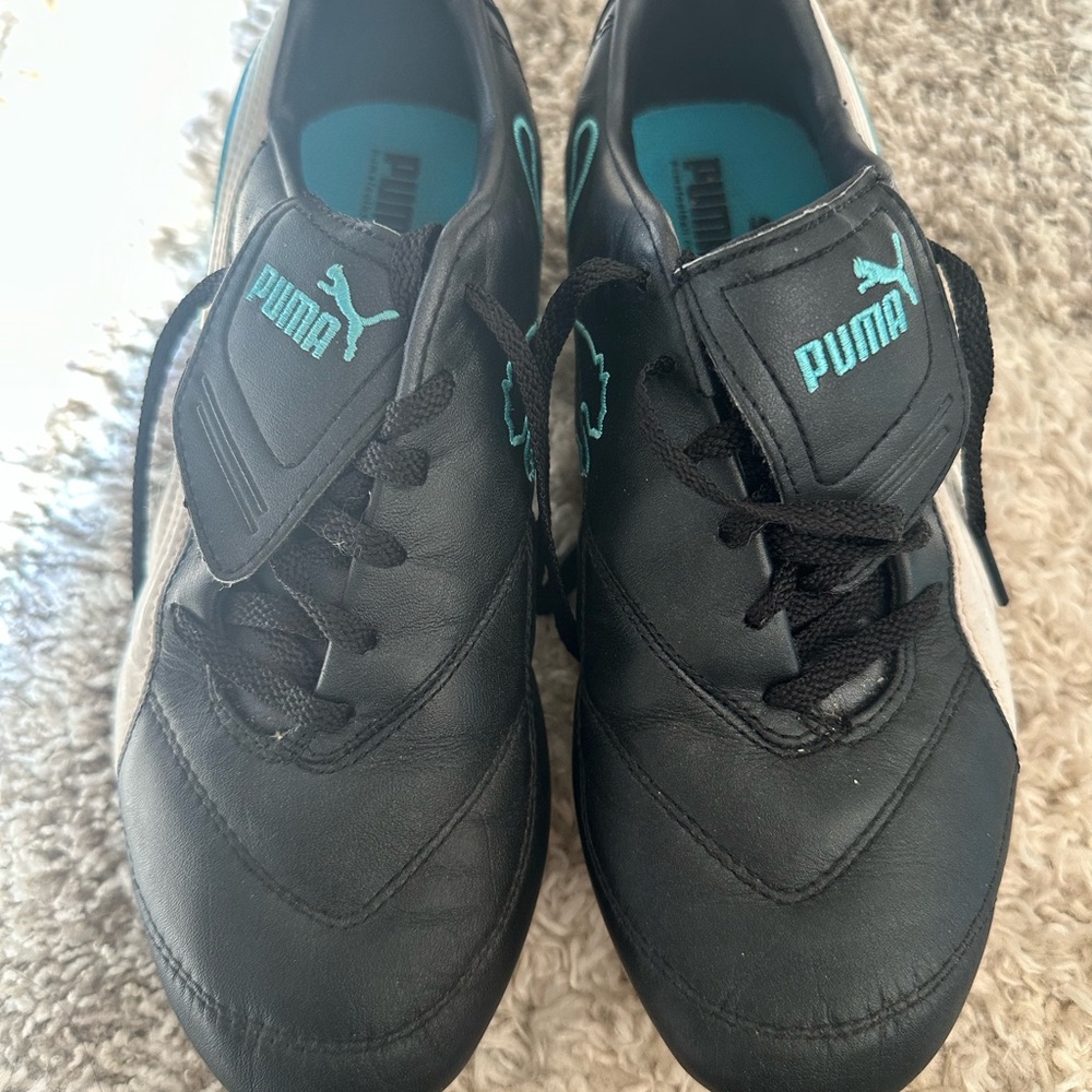 Puma Soccer Shoes Cleats brand new Women’s size 6